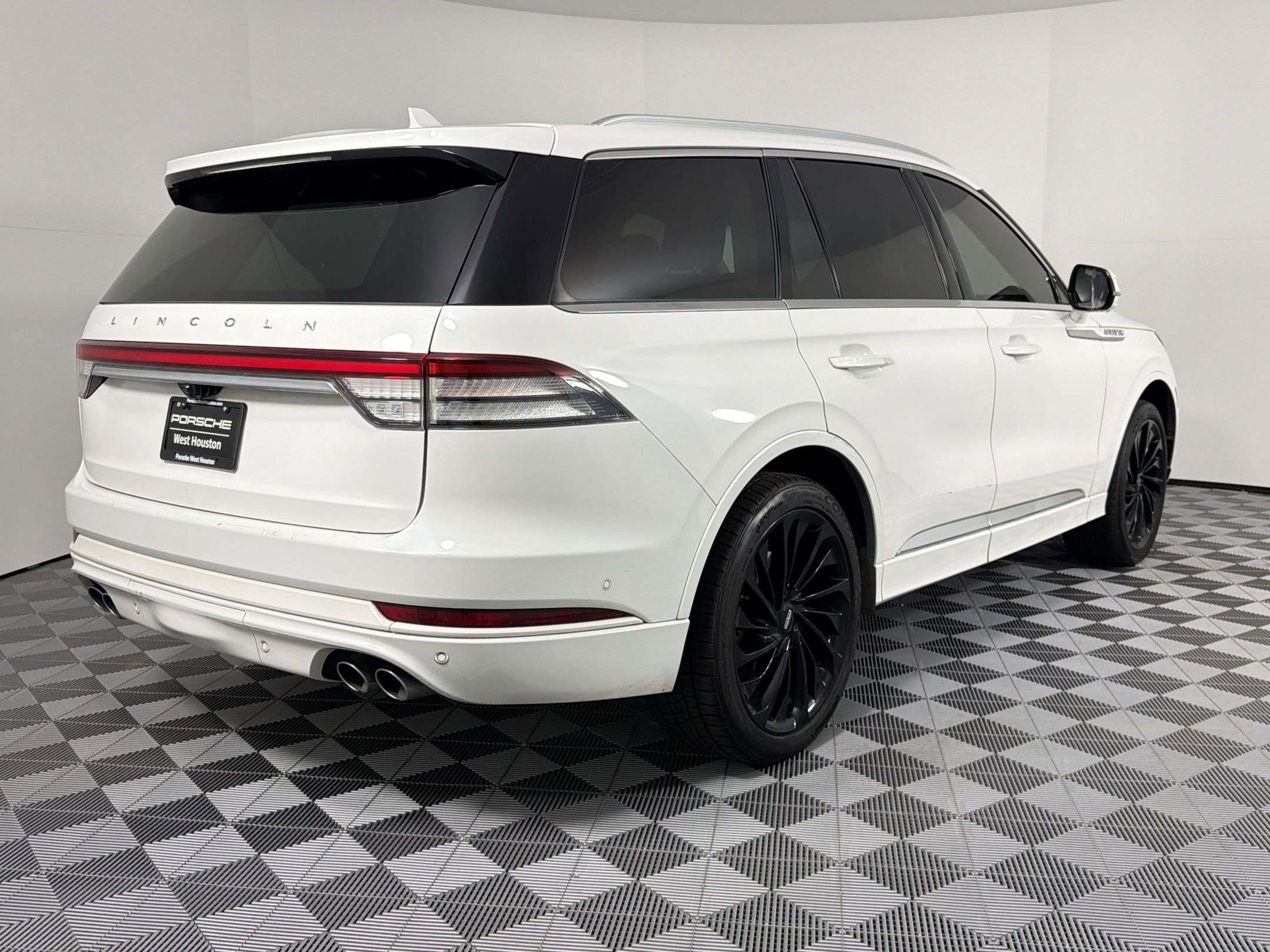 Used 2021 Lincoln Aviator Reserve w/ Equipment Group 210A image 9