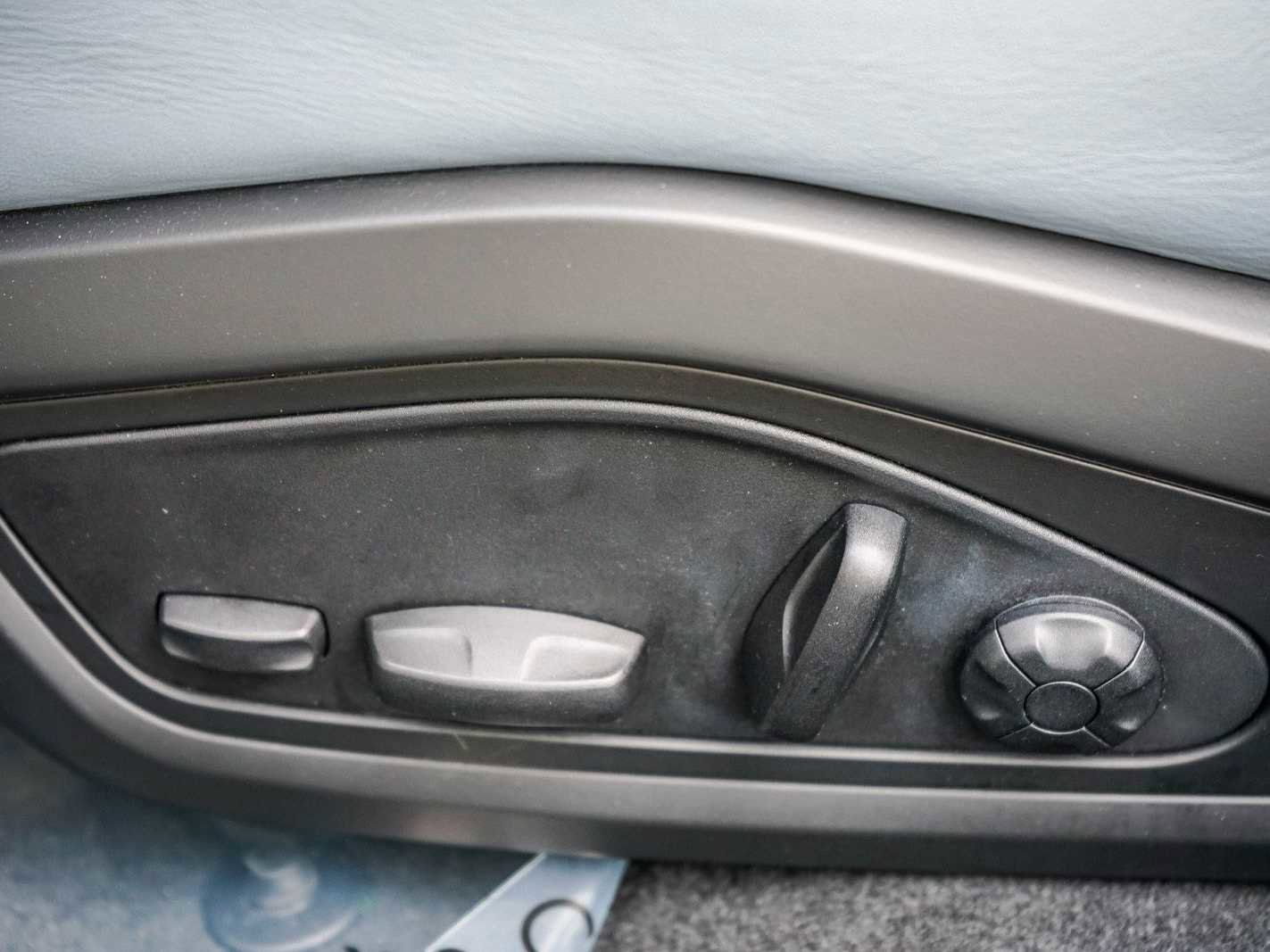 Used 2022 Audi e-tron GT Premium Plus image 19