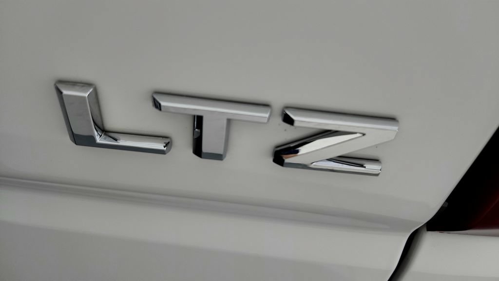 Used 2025 Chevrolet Silverado 1500 LTZ w/ LTZ Premium Package AWD/4WD image 14