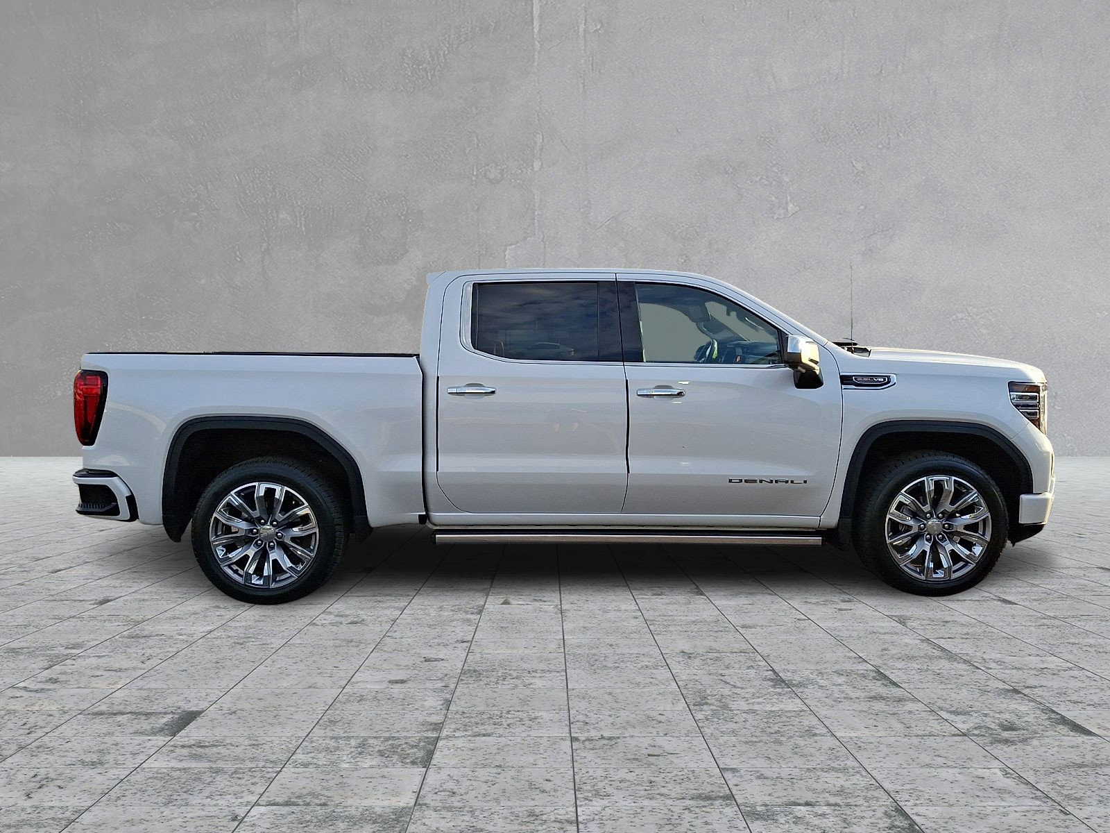 Certified 2025 GMC Sierra 1500 Denali w/ Denali Reserve Package AWD/4WD image 4