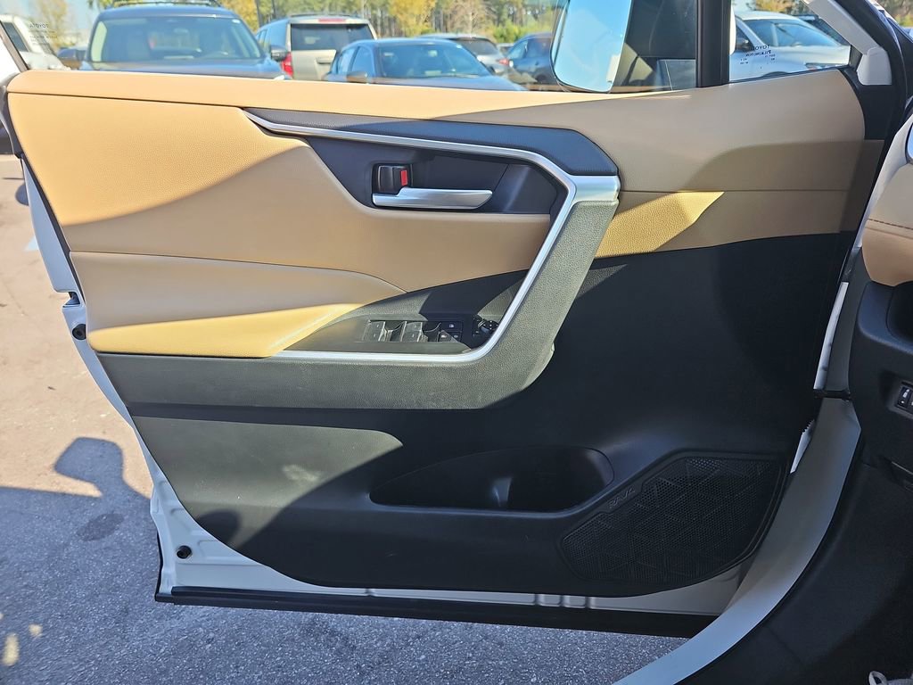 Used 2023 Toyota RAV4 XLE image 31