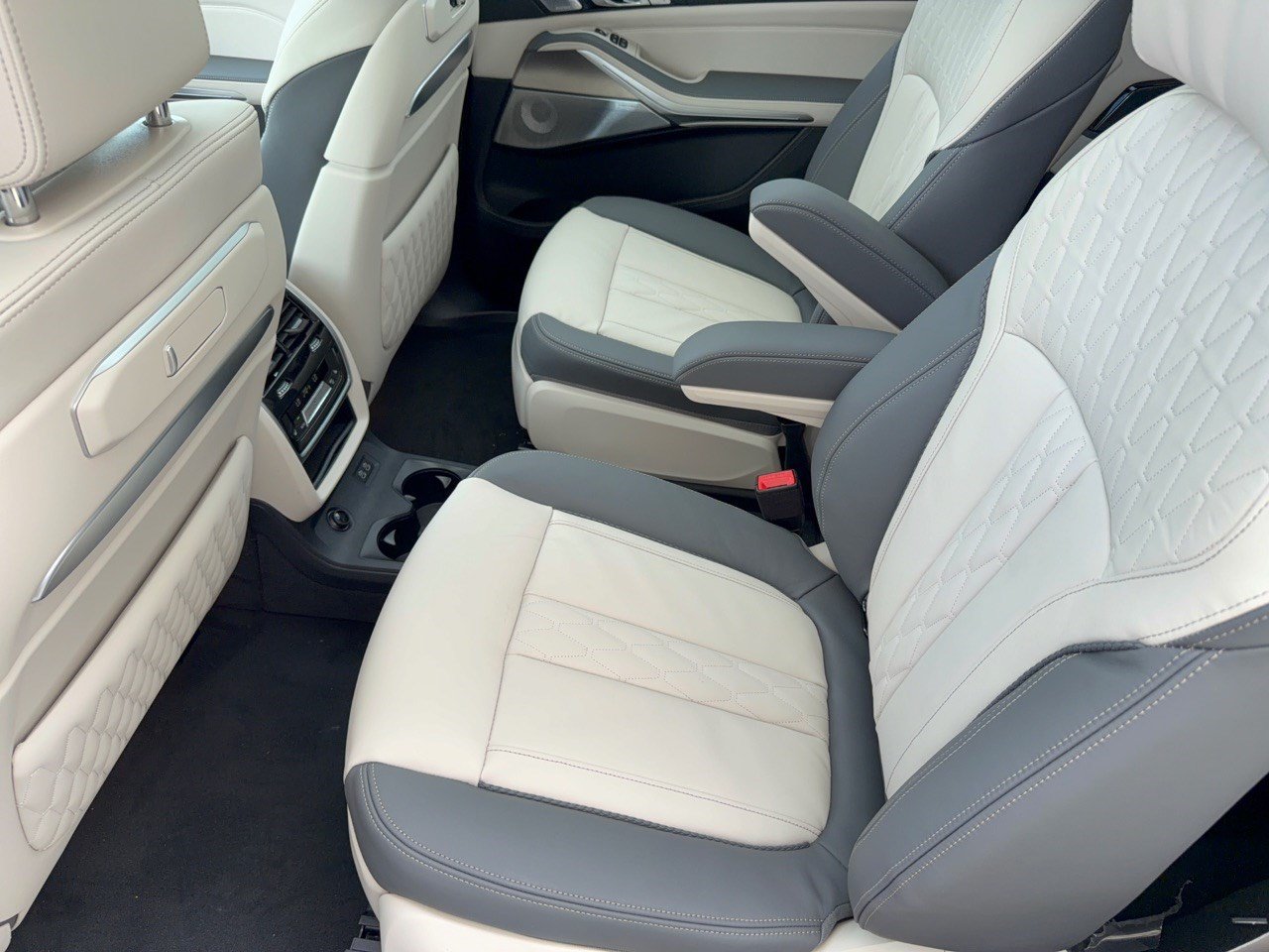 New 2027 BMW X7 M60i AWD/4WD image 25