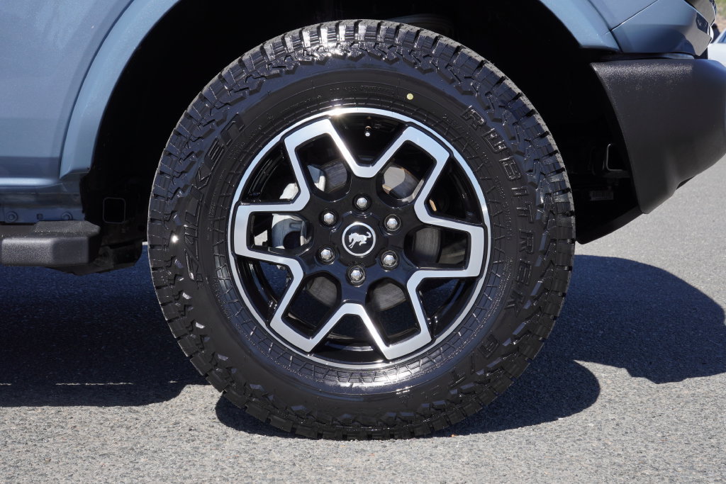 Used 2023 Ford Bronco Outer Banks AWD/4WD image 11