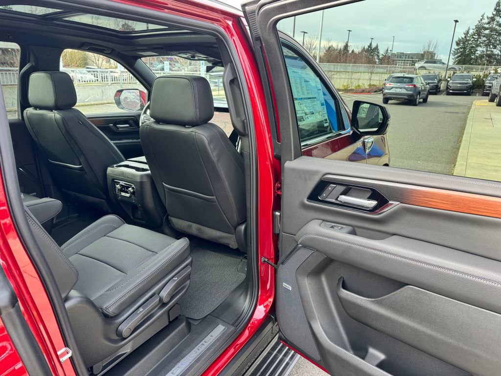 New 2026 GMC Yukon XL Denali w/ Sun & Power Step Package AWD/4WD image 13