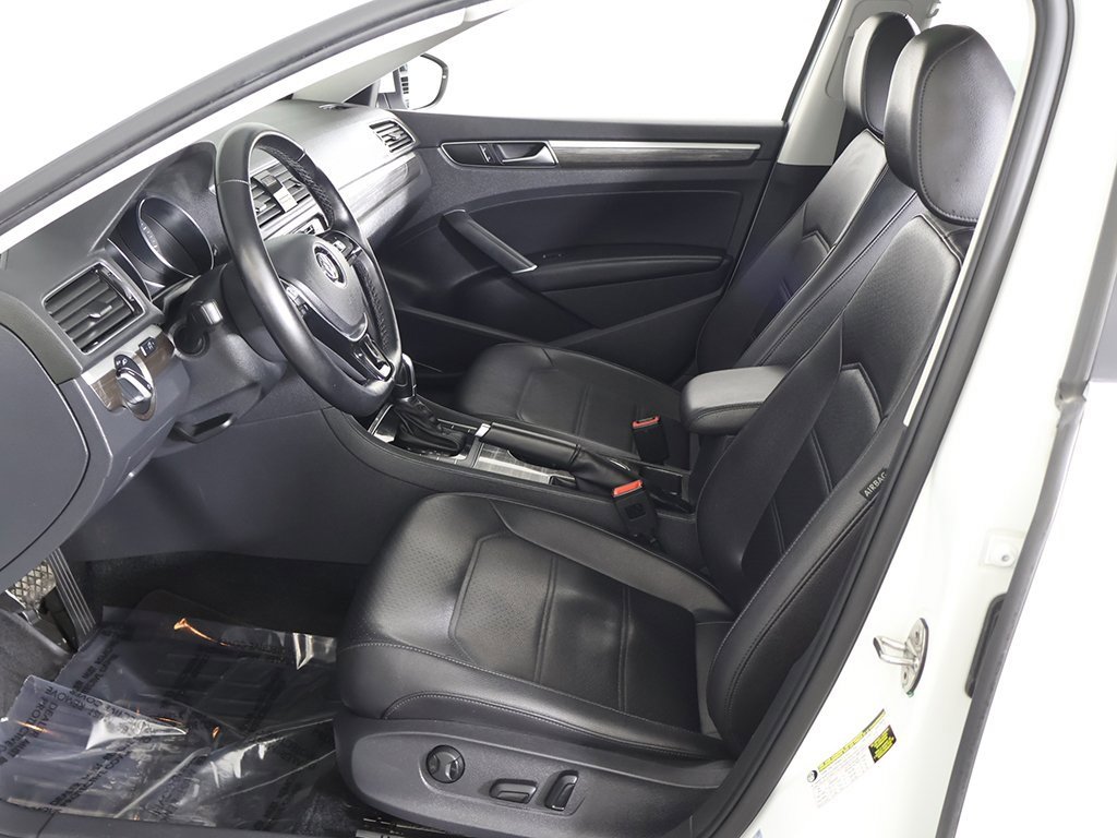 Used 2018 Volkswagen Passat 2.0T SE image 29