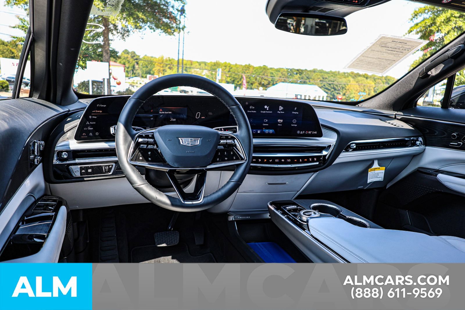 Used 2025 Cadillac Lyriq Luxury image 24