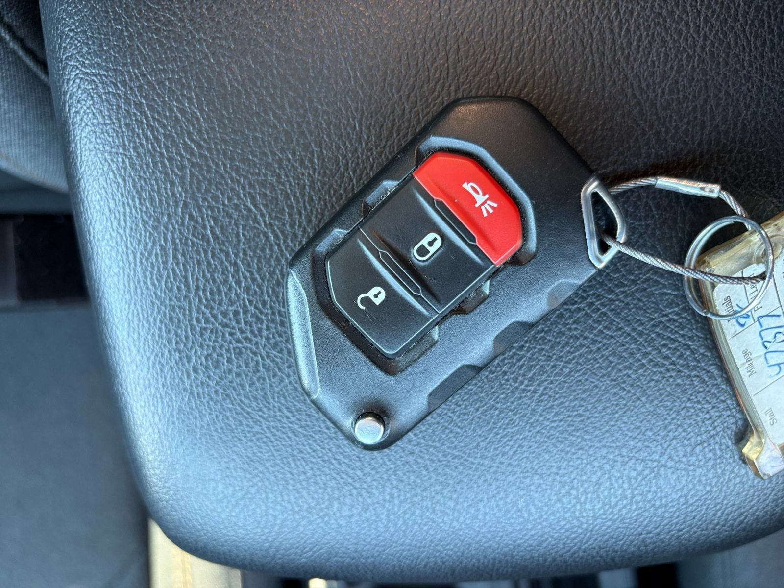 Used 2025 Jeep Wrangler Unlimited Sport AWD/4WD image 21