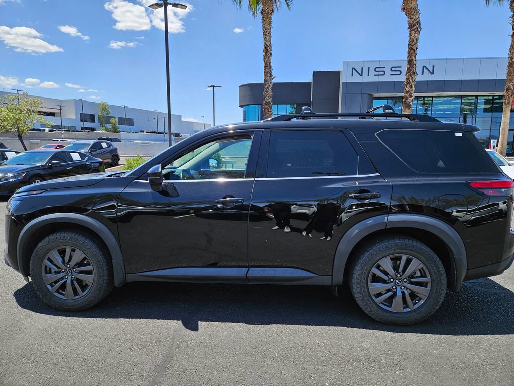 Used 2023 Nissan Pathfinder SV w/ SV Premium Package FWD image 8