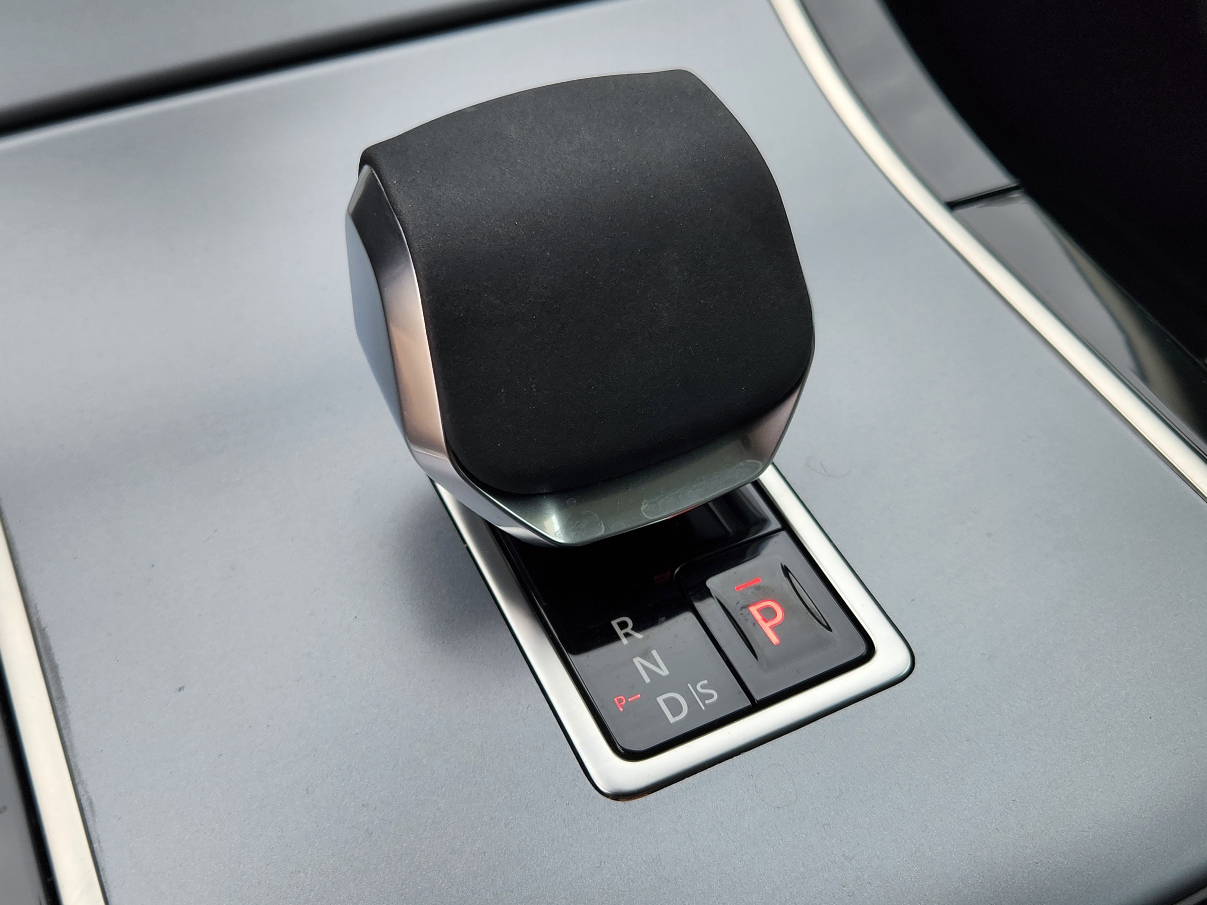 Certified 2025 Land Rover Range Rover Evoque S image 20