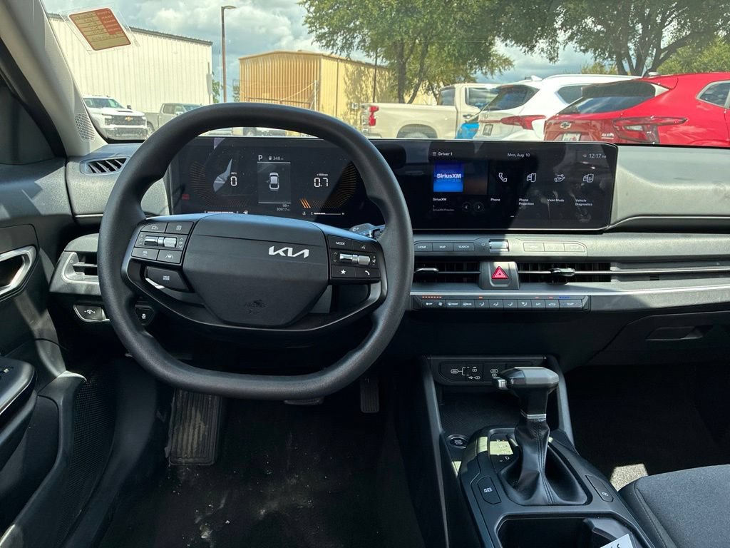 Used 2025 Kia K4 FWD image 14