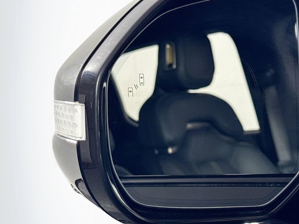 Used 2022 Rivian R1T Adventure image 19