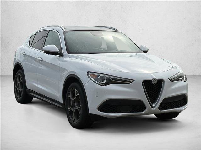 Used 2018 Alfa Romeo Stelvio Ti AWD/4WD image 4