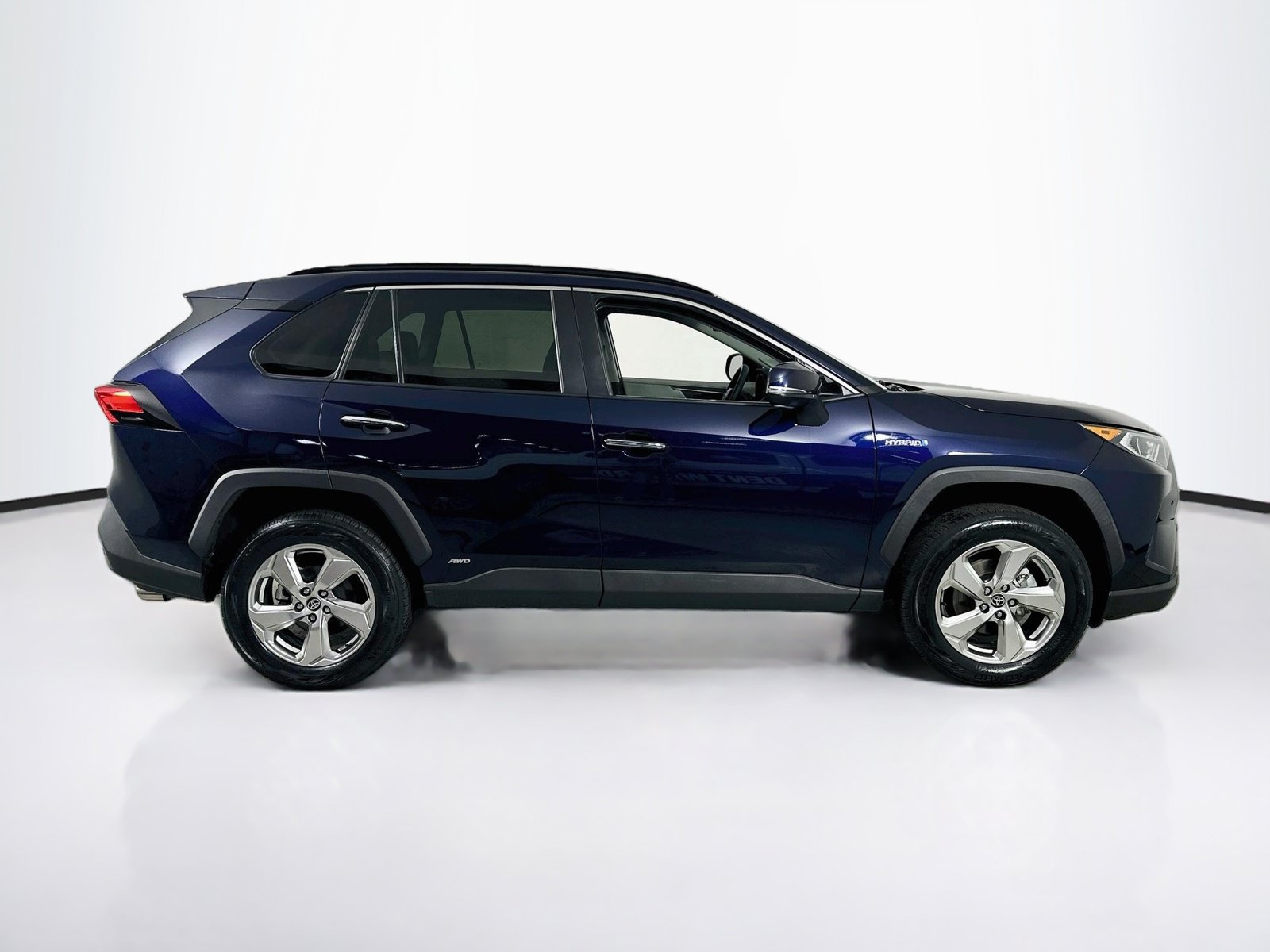 Used 2021 Toyota RAV4 Limited AWD/4WD image 4