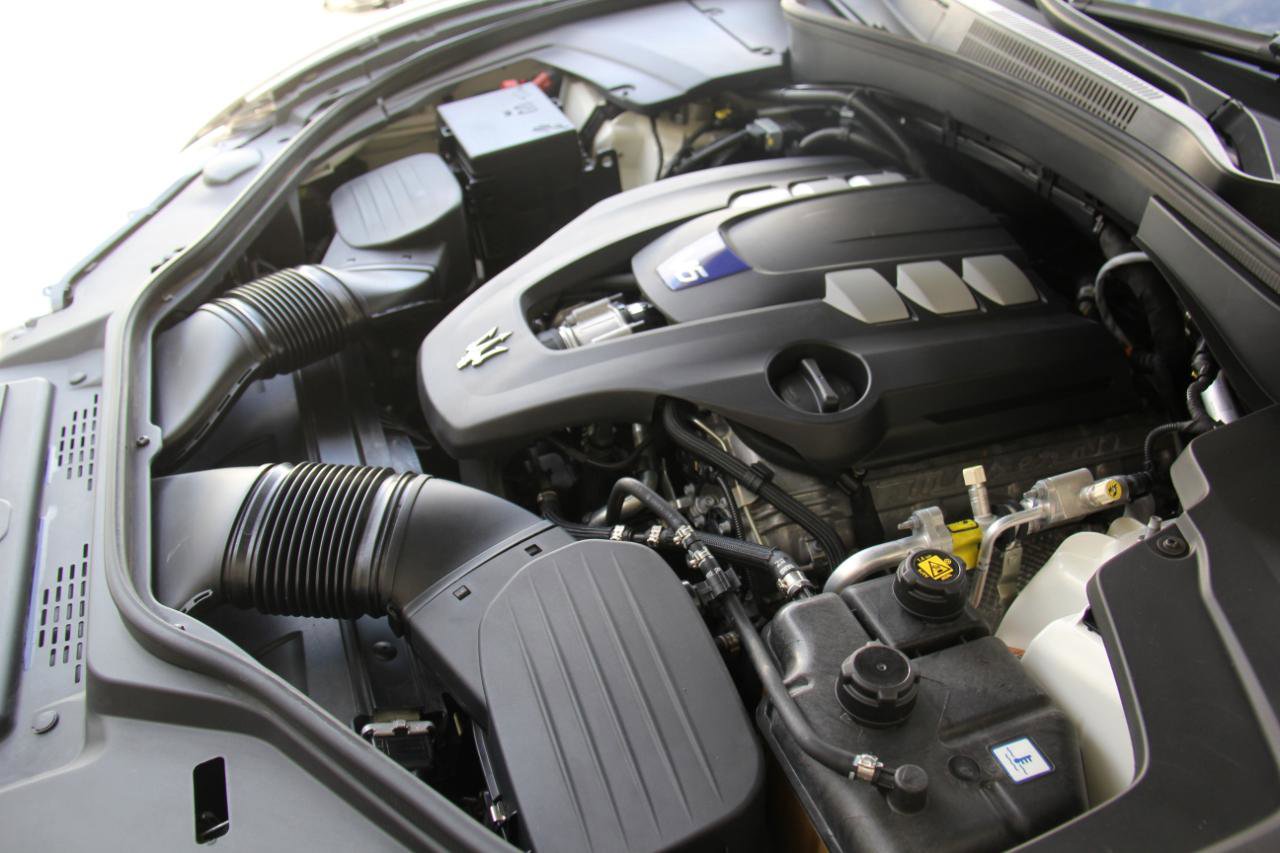 Used 2020 Maserati Levante S image 40