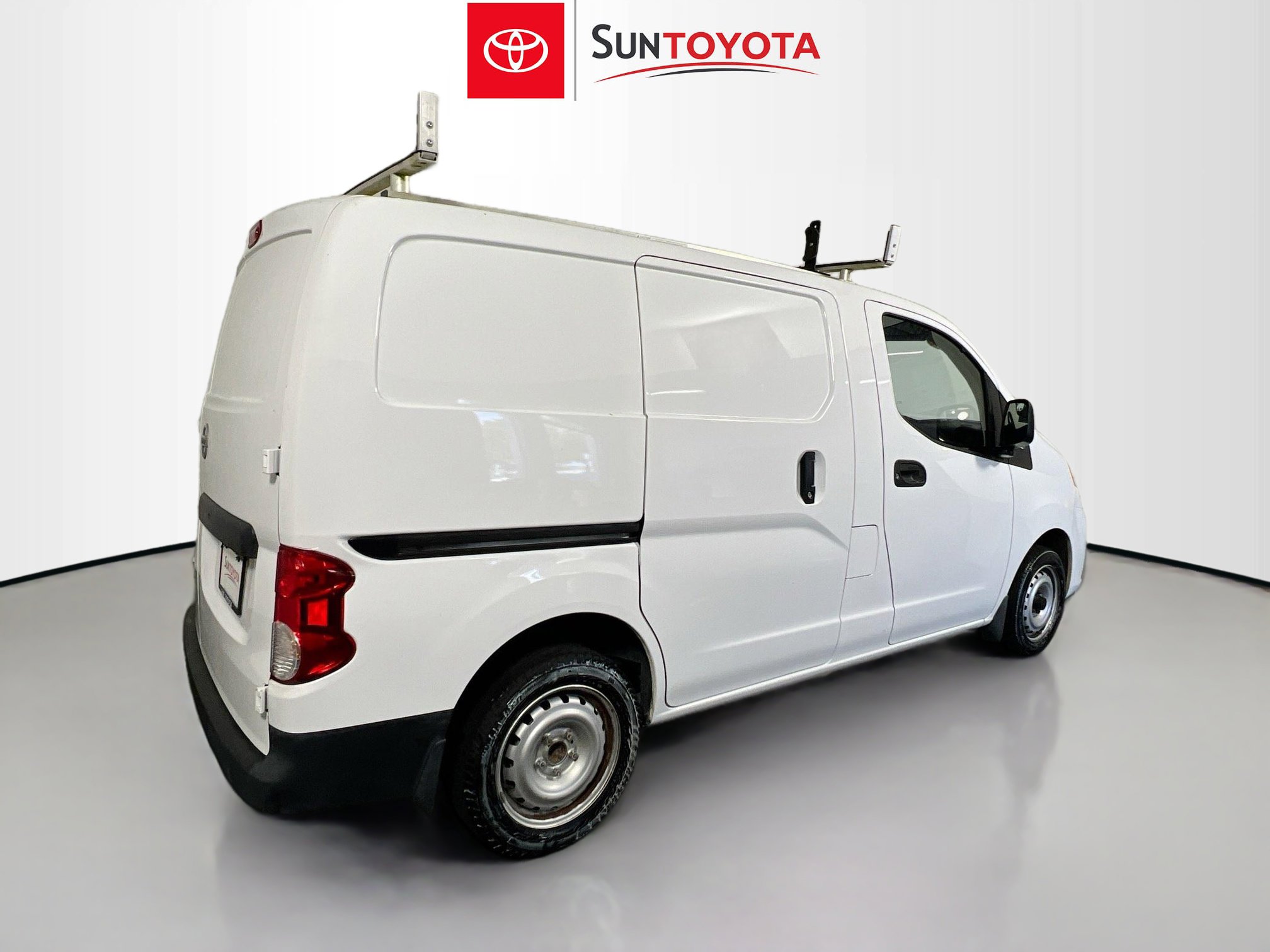 Used 2020 Nissan NV200 S FWD image 4