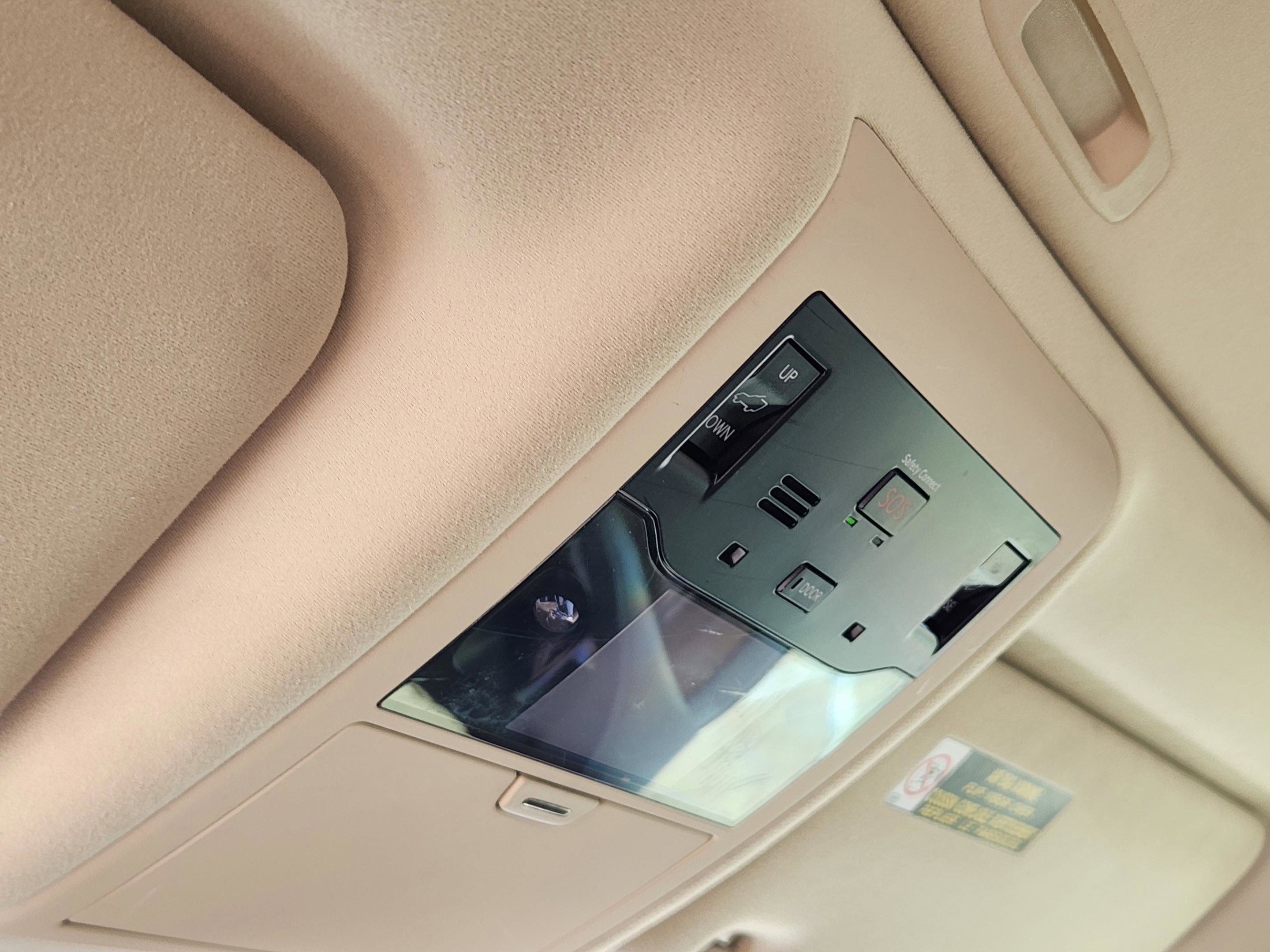 Used 2018 Lexus LX 570 4WD w/ Luxury Package image 24