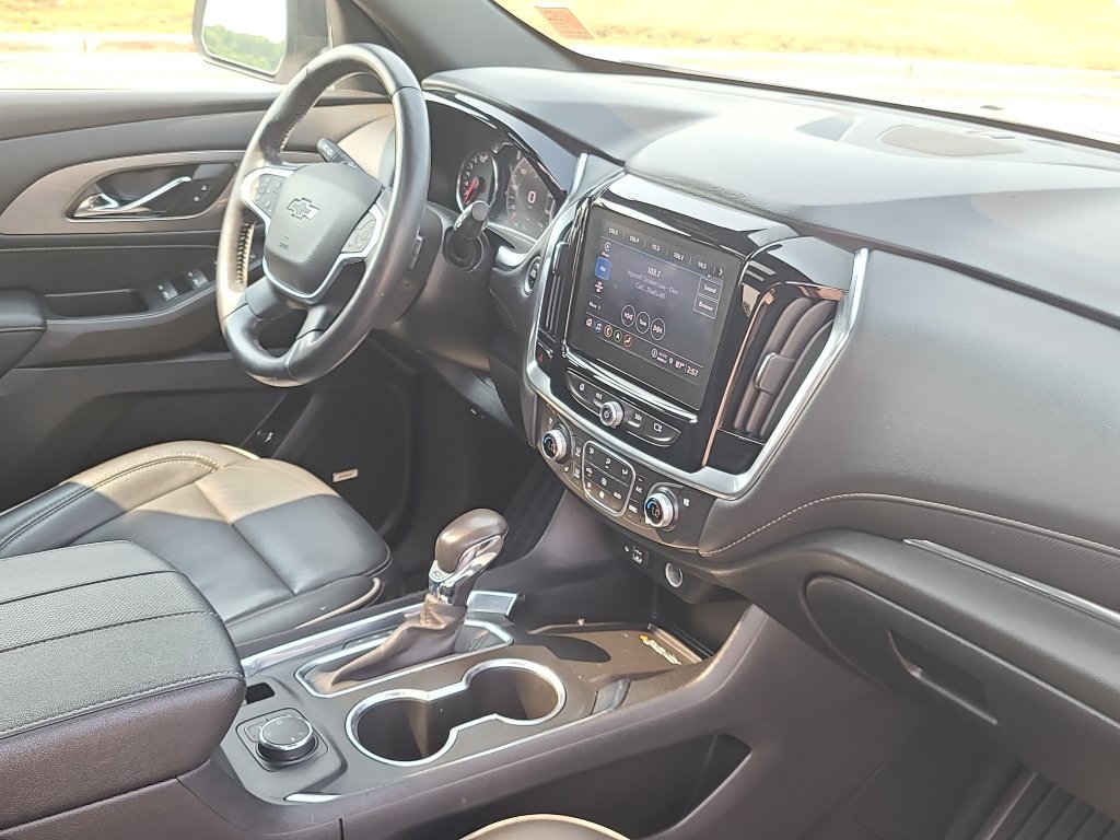 Used 2022 Chevrolet Traverse Premier w/ Redline Edition AWD/4WD image 29