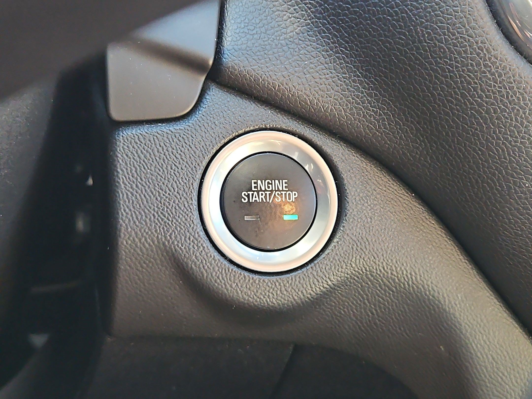 Certified 2018 Chevrolet Equinox LT FWD image 17