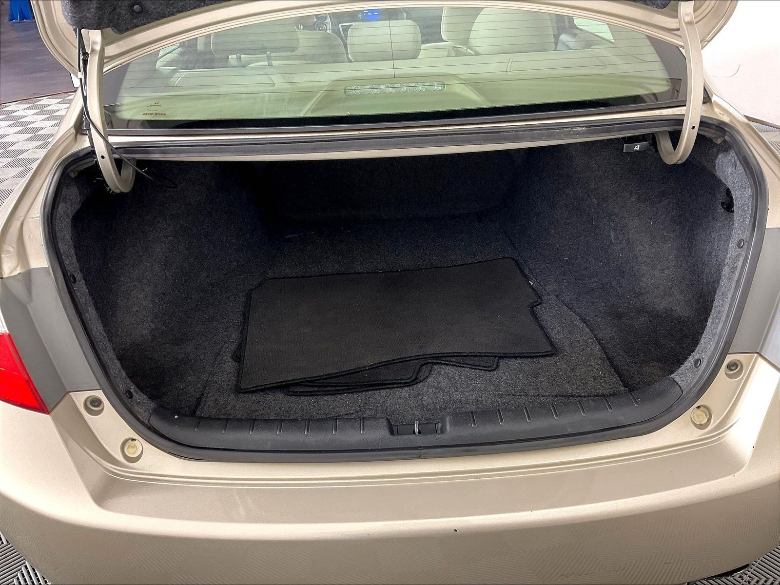 Used 2013 Honda Accord EX image 37