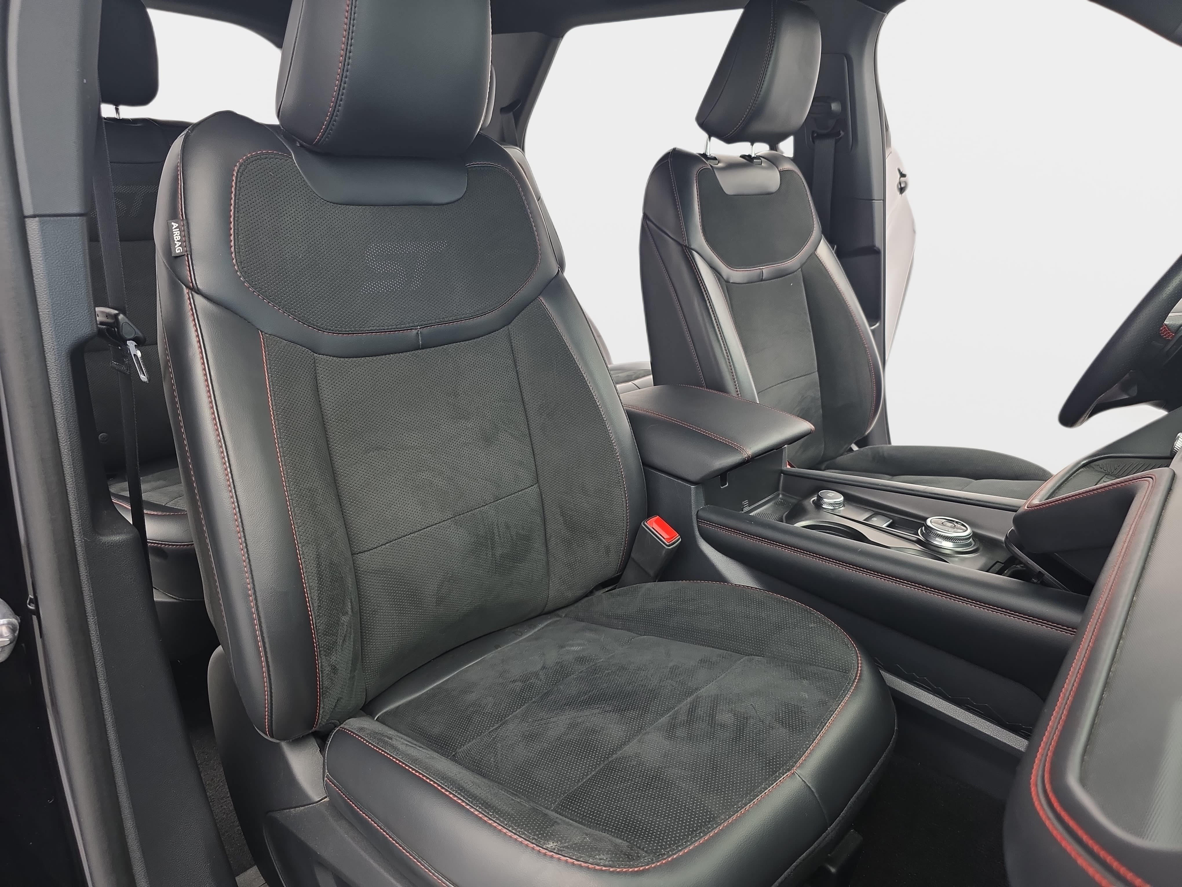 Used 2025 Ford Explorer ST AWD/4WD image 10