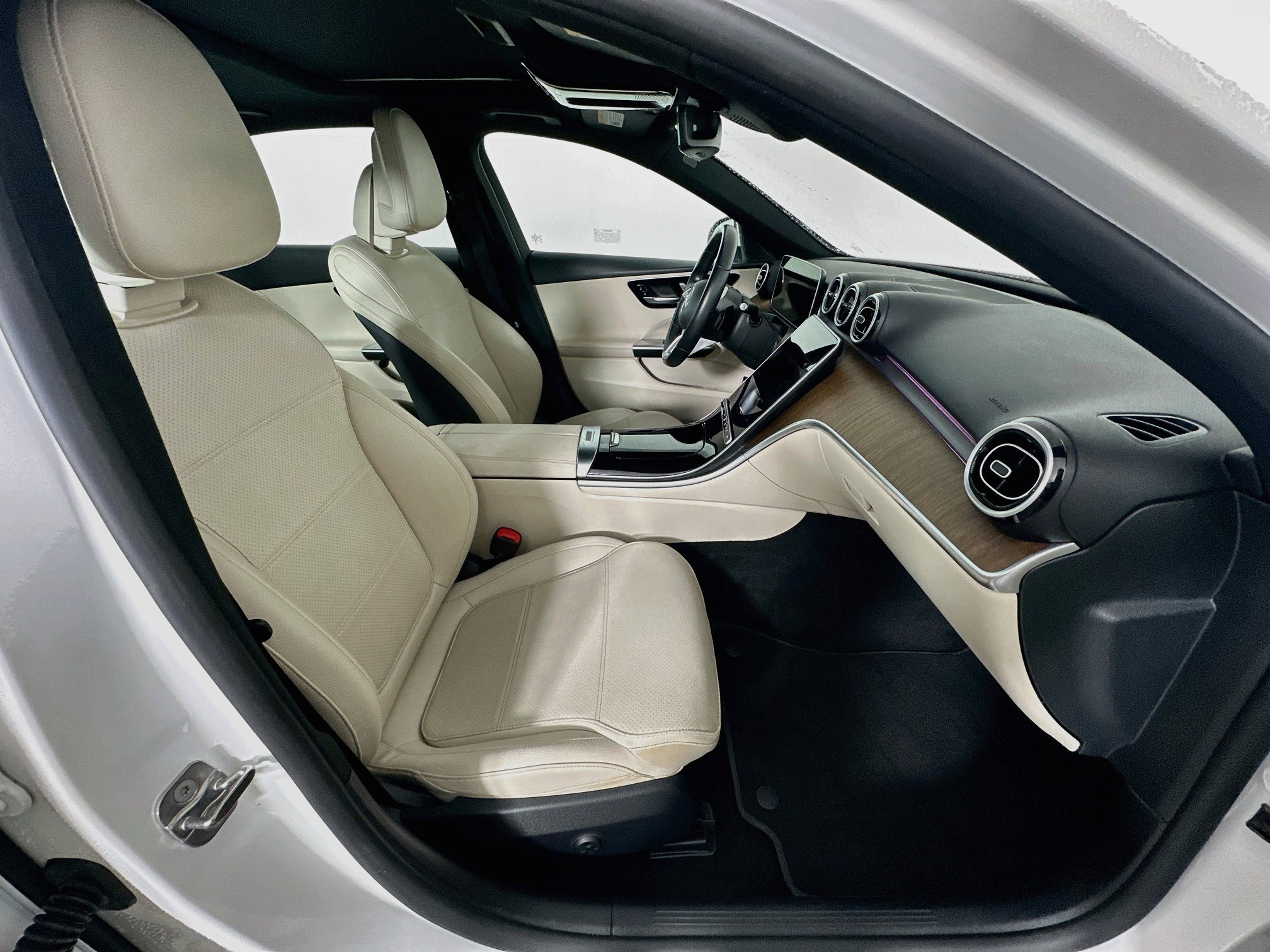 Used 2025 Mercedes-Benz C 300 Sedan image 32