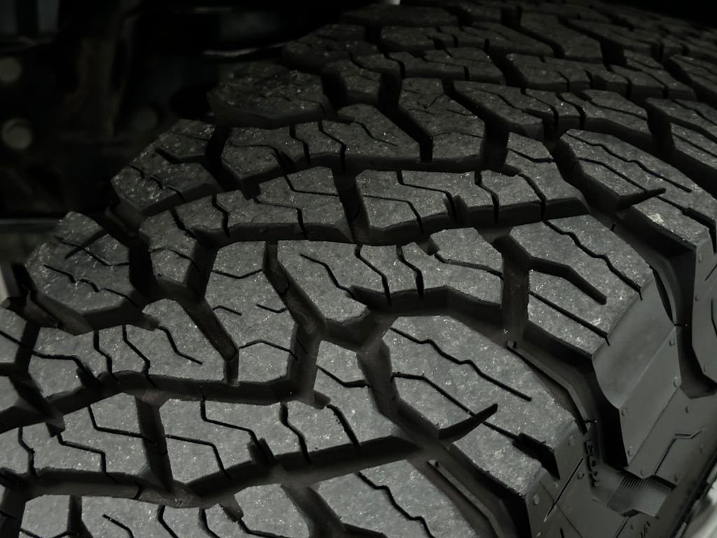 Used 2020 Jeep Gladiator Sport w/ Quick Order Package 24S image 27