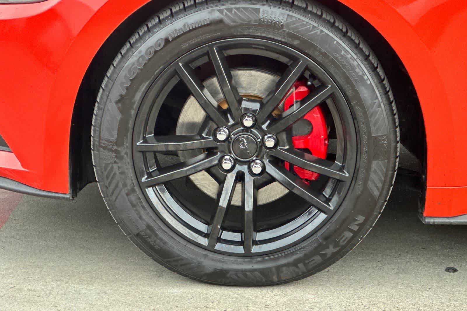Used 2016 Ford Mustang Coupe RWD image 15