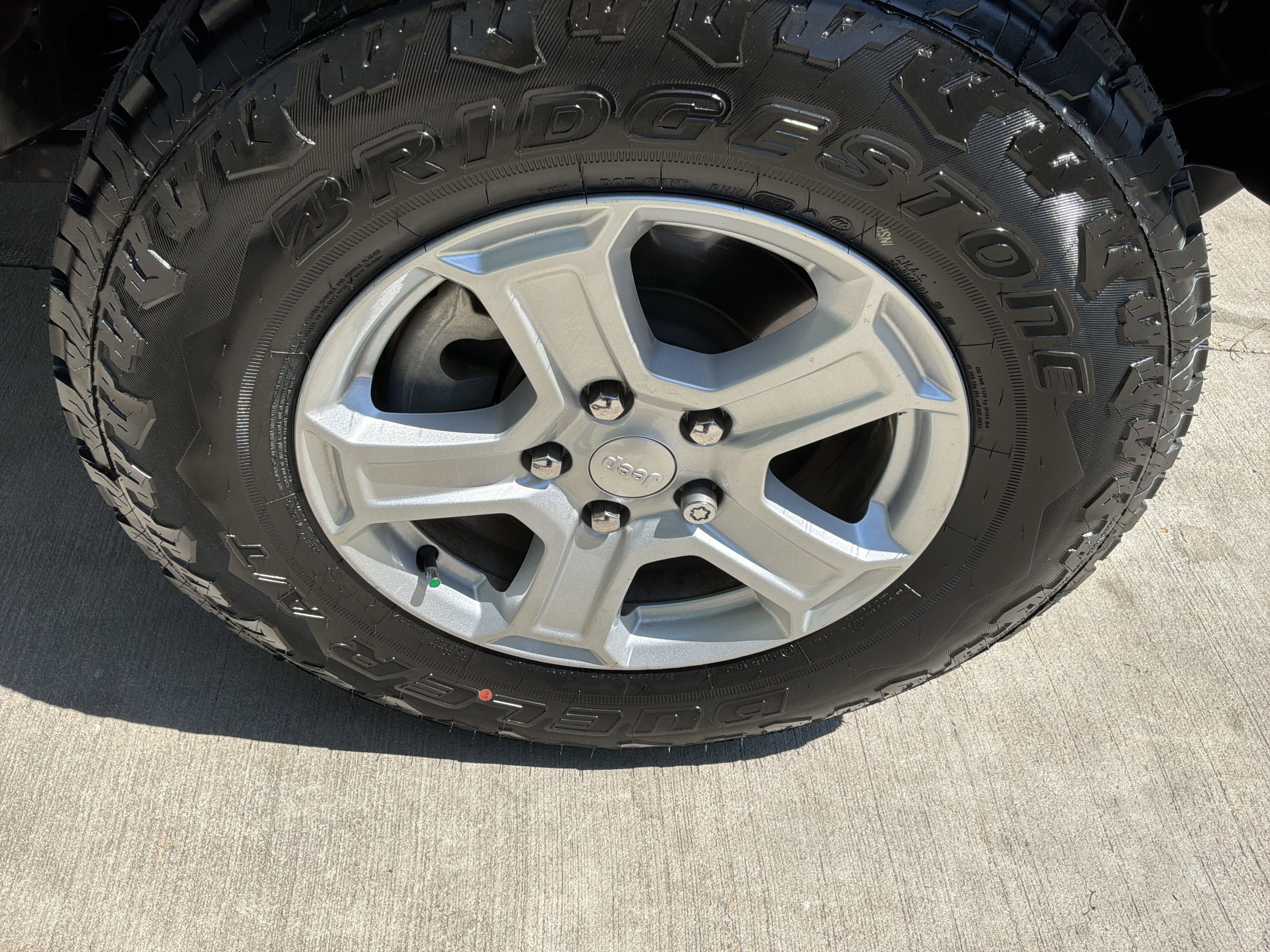 Used 2021 Jeep Wrangler Sport AWD/4WD image 13