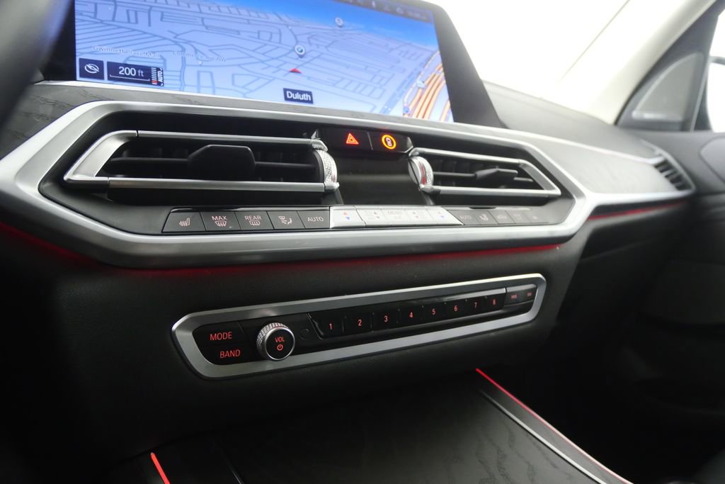 Used 2021 BMW X7 xDrive40i w/ Premium Package image 26