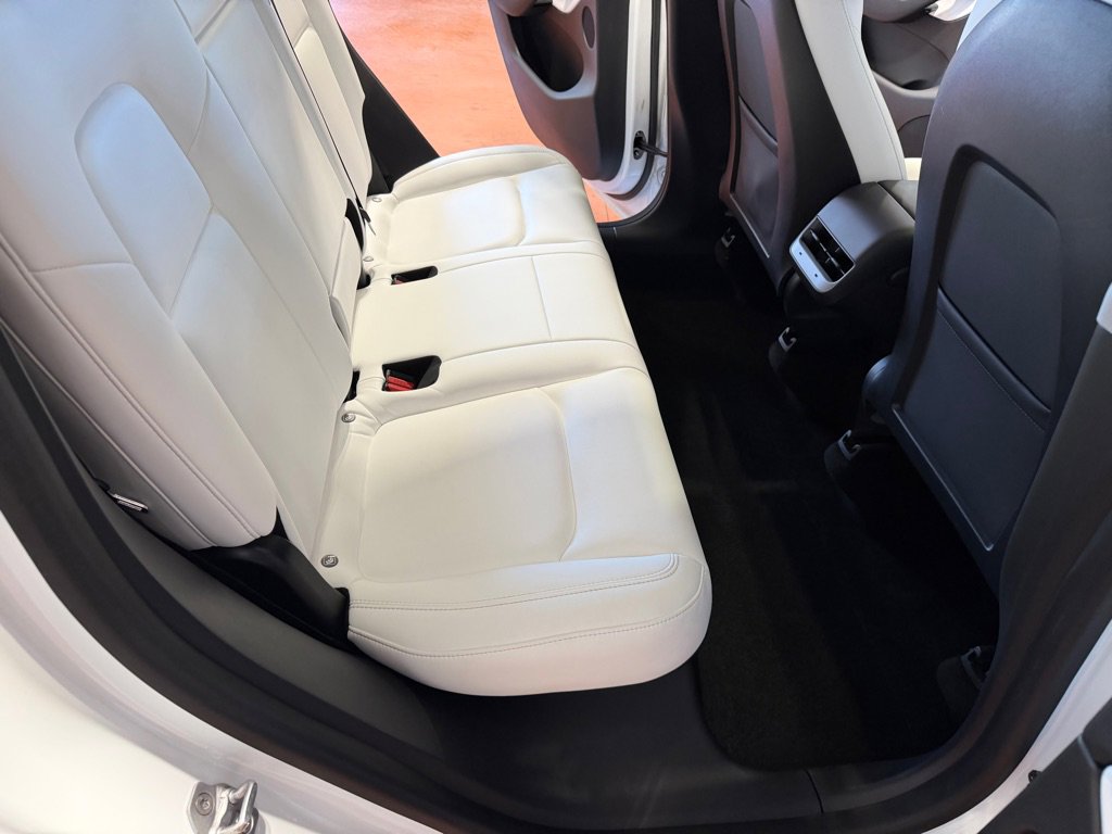 Used 2020 Tesla Model Y Long Range AWD/4WD image 27