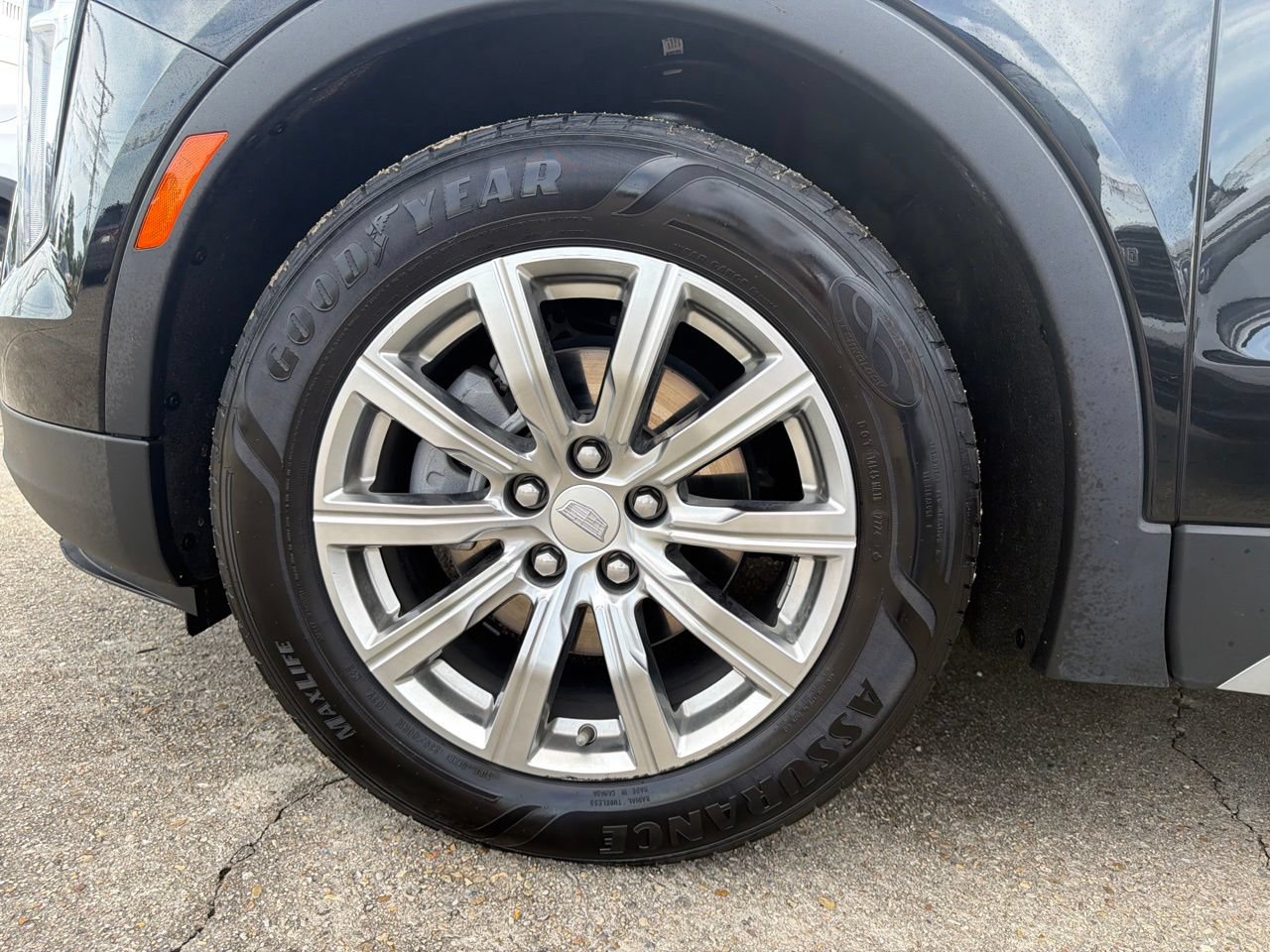 Used 2023 Cadillac XT4 Premium Luxury FWD image 7