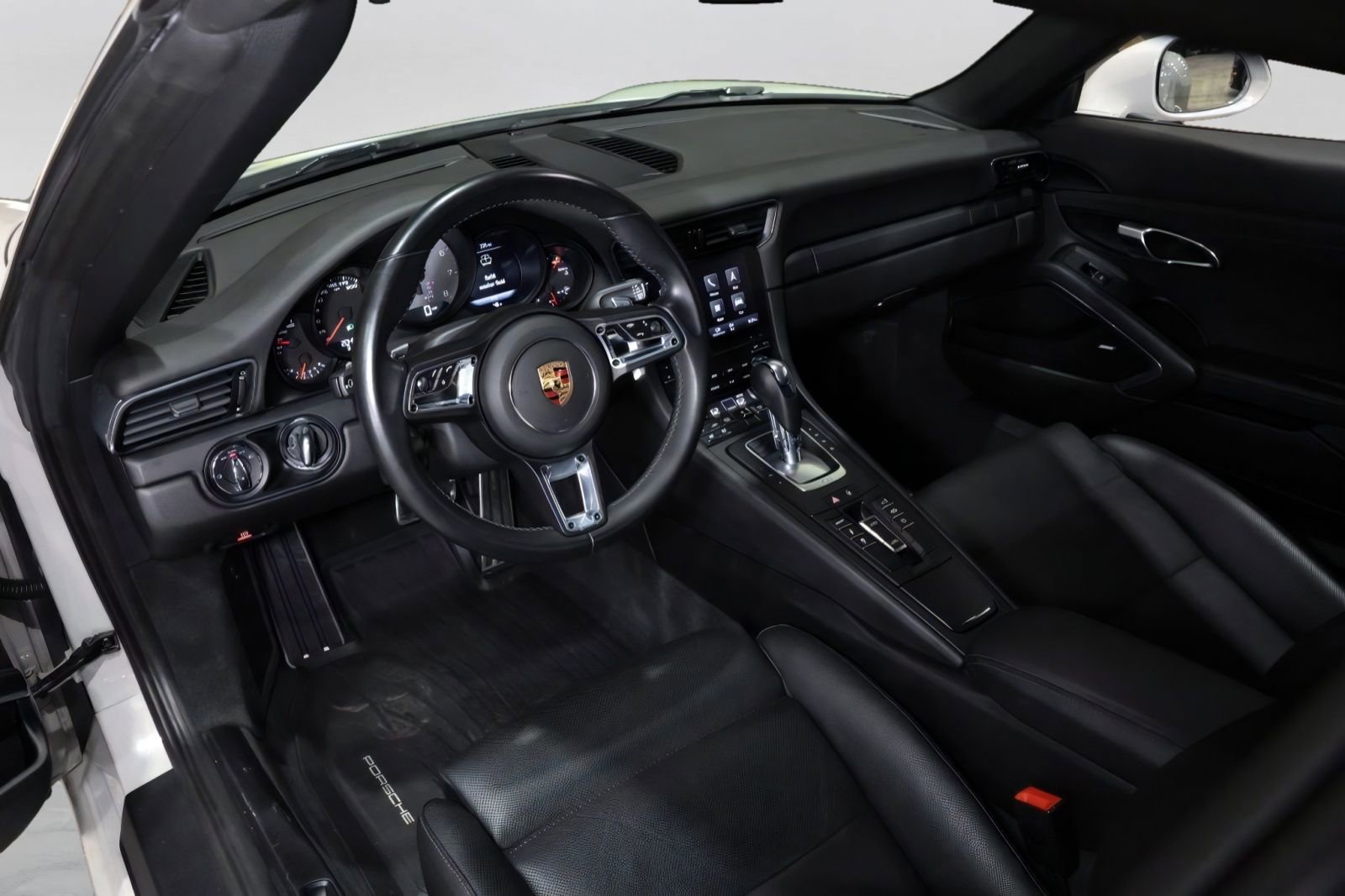 Used 2018 Porsche 911 Targa 4S image 5