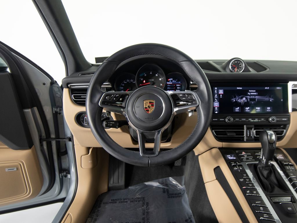Certified 2019 Porsche Macan AWD/4WD image 18