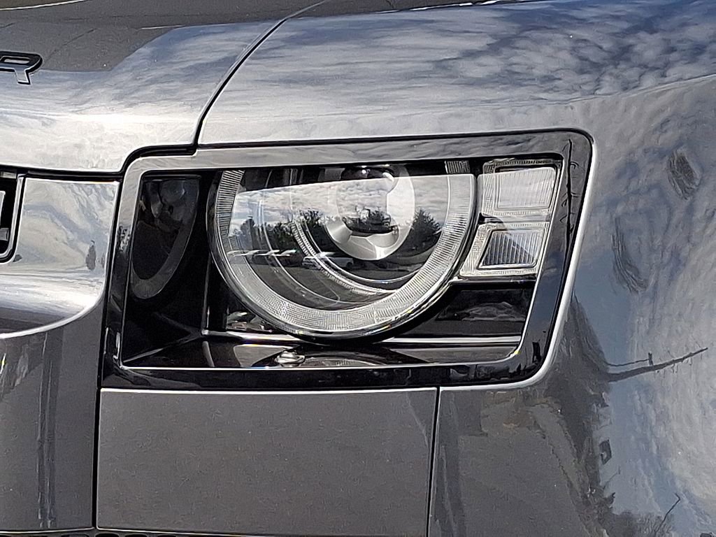 Used 2025 Land Rover Defender 110 S image 9