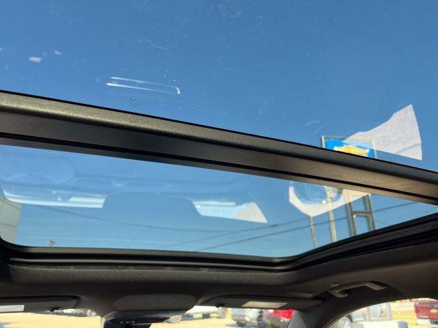 New 2026 Chevrolet Traverse RS w/ LPO, Floor Liner Package image 11