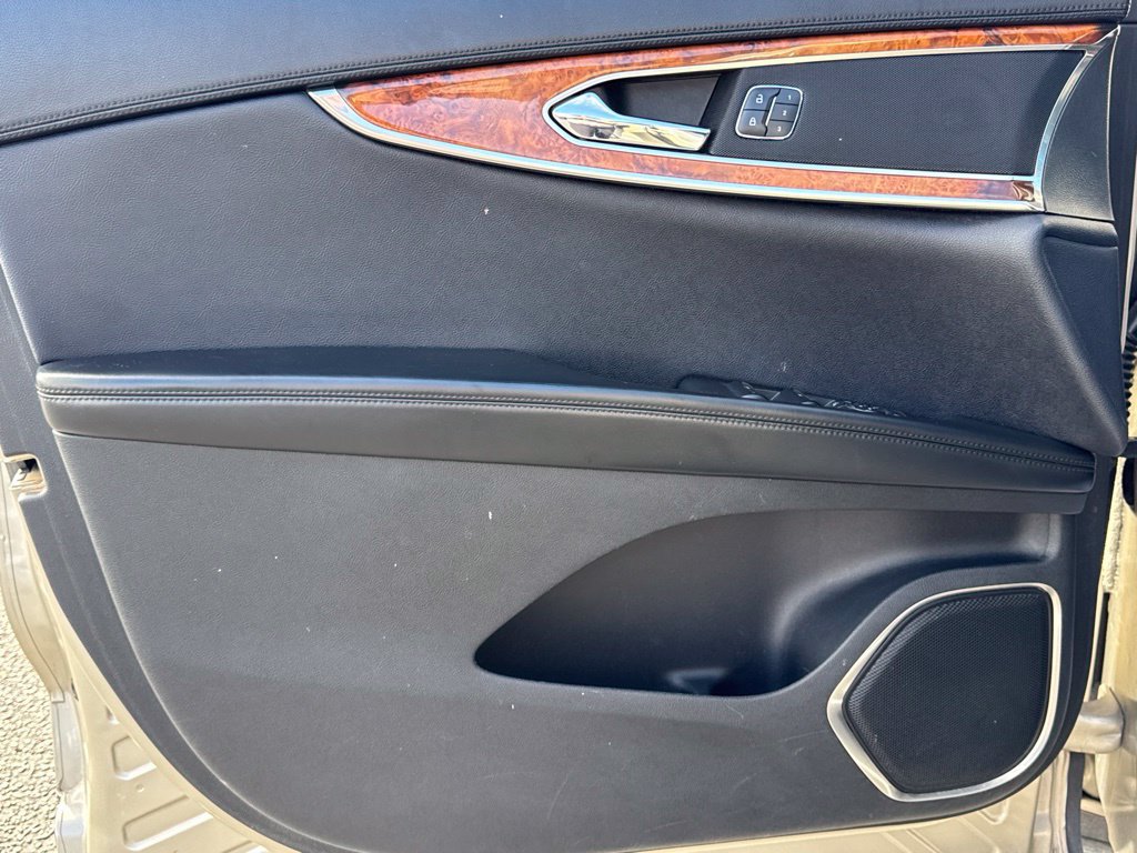 Used 2017 Lincoln MKX Select w/ Select Plus Package AWD/4WD image 10