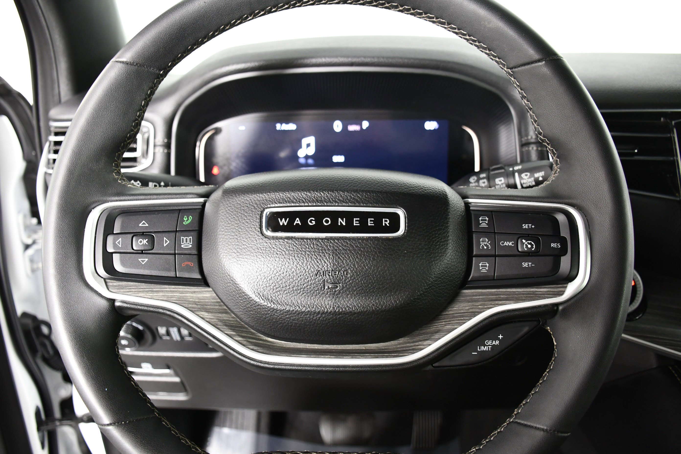 Used 2024 Jeep Wagoneer Series III AWD/4WD image 20