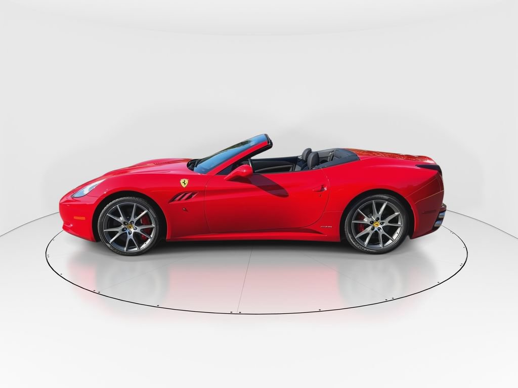Used 2010 Ferrari California RWD image 5