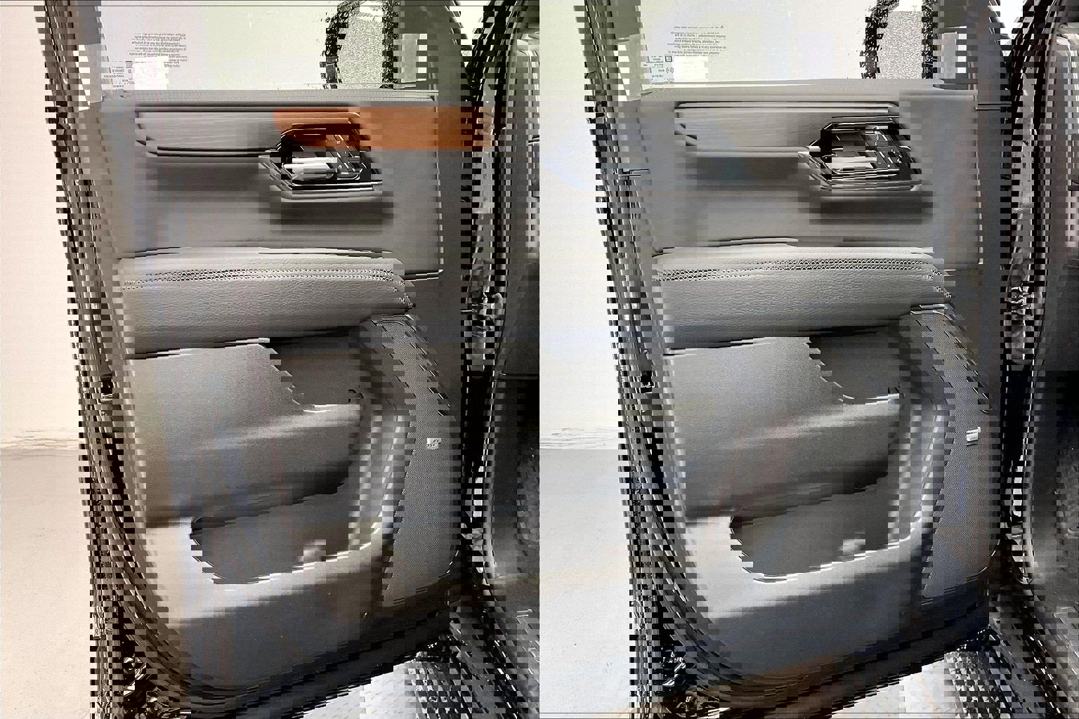 New 2026 GMC Yukon XL Denali w/ Sun & Power Step Package image 12