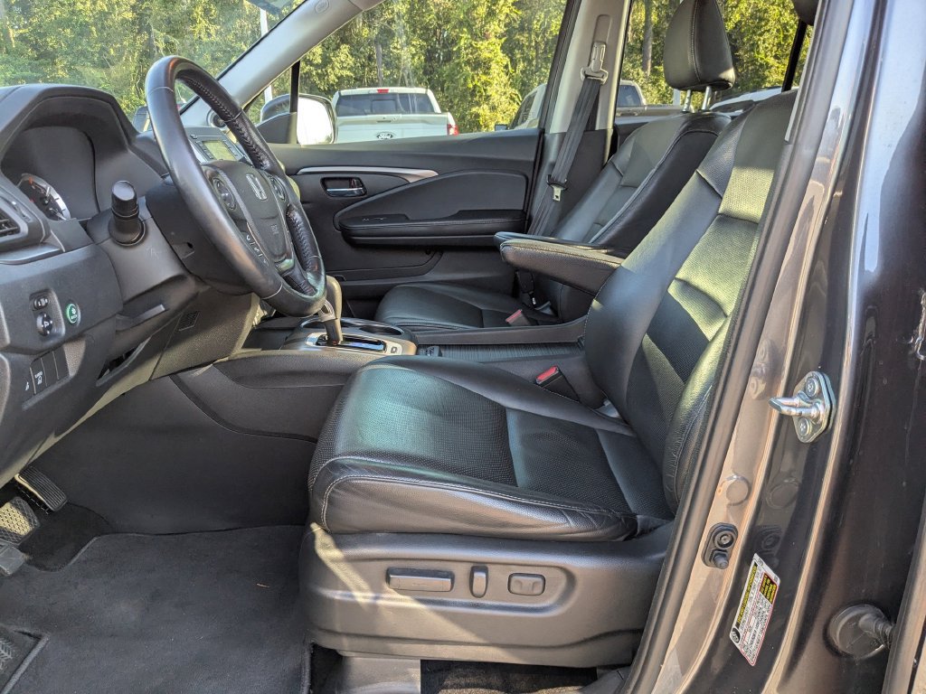 Used 2017 Honda Ridgeline RTL image 11