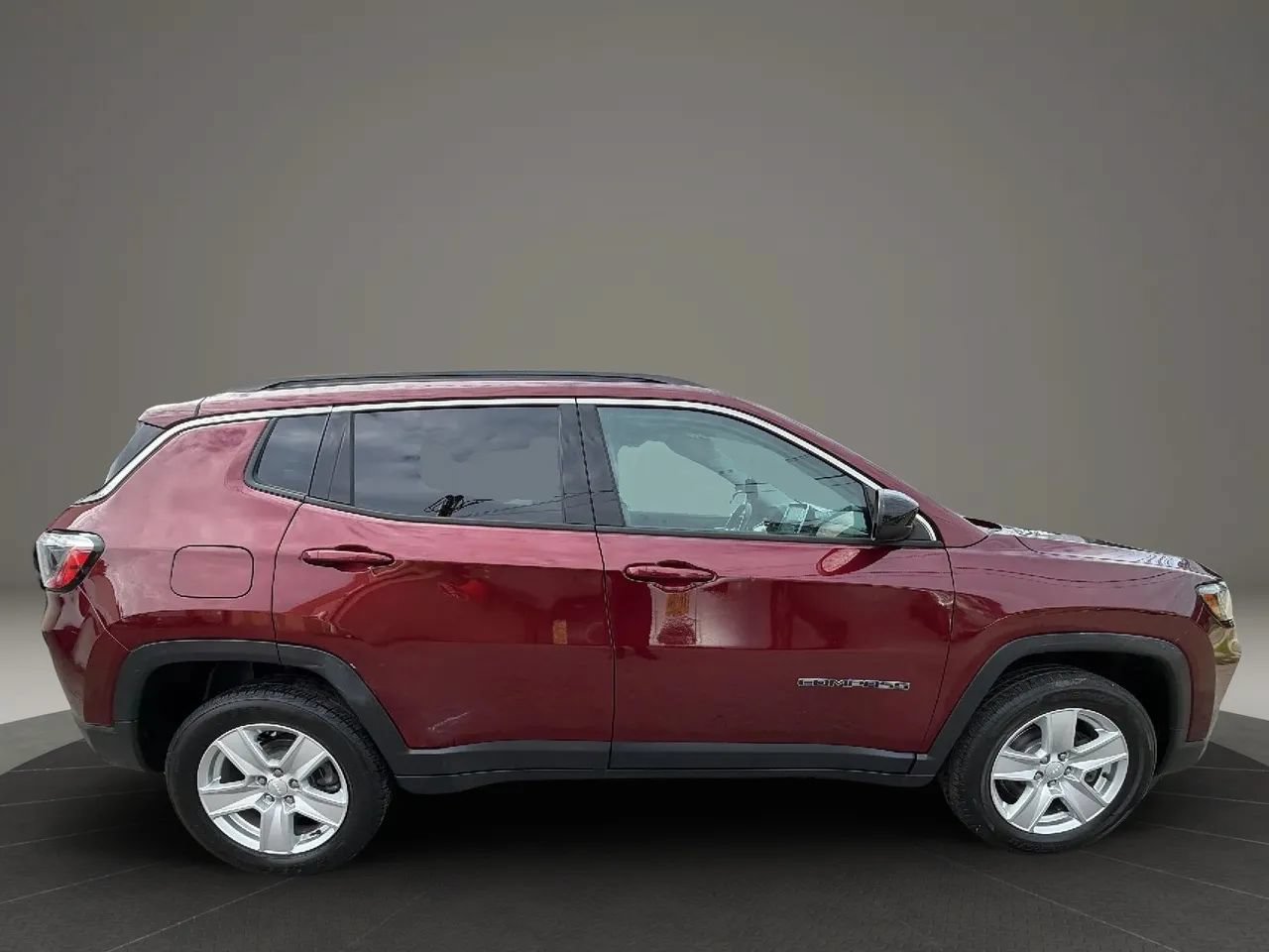 Used 2022 Jeep Compass Latitude w/ Convenience Group AWD/4WD image 4