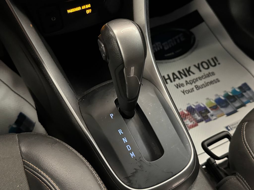 Used 2022 Chevrolet Trax LT w/ LT Convenience Package AWD/4WD image 15