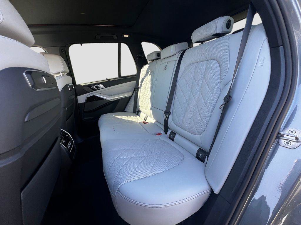New 2026 BMW X5 xDrive40i w/ Executive Package AWD/4WD image 23