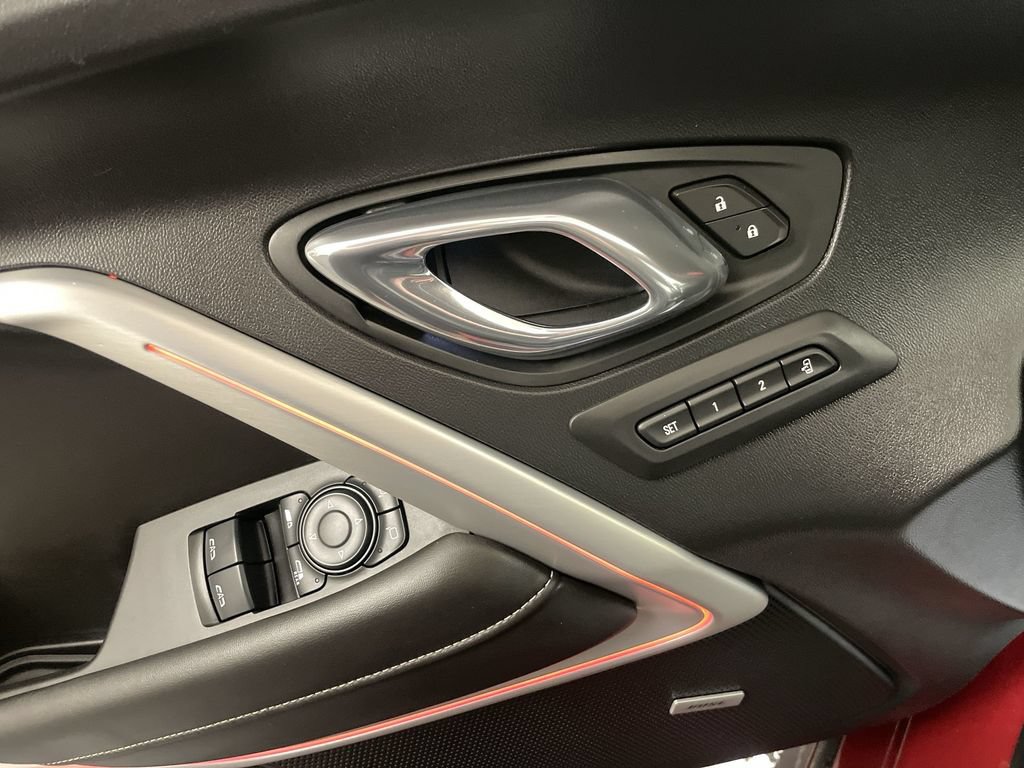 Used 2016 Chevrolet Camaro LT RWD image 16