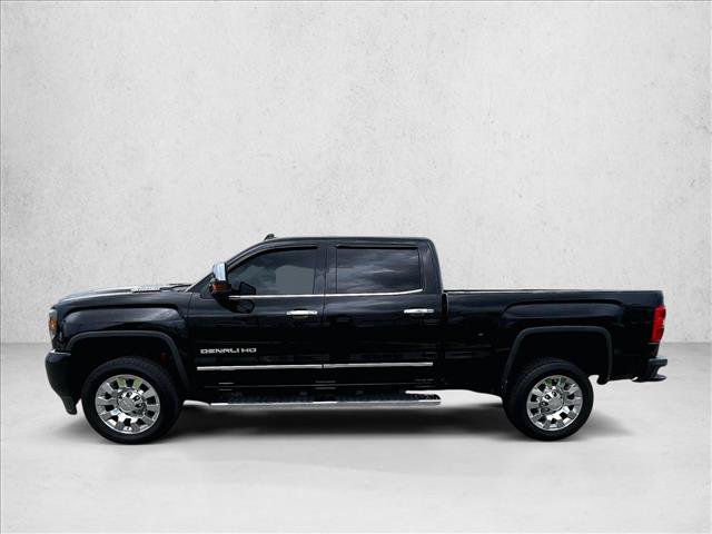 Used 2019 GMC Sierra 2500 Denali w/ Duramax Plus Package AWD/4WD image 6