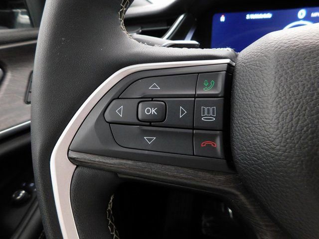 Used 2024 Jeep Grand Cherokee L Limited w/ Luxury Tech Group II image 37