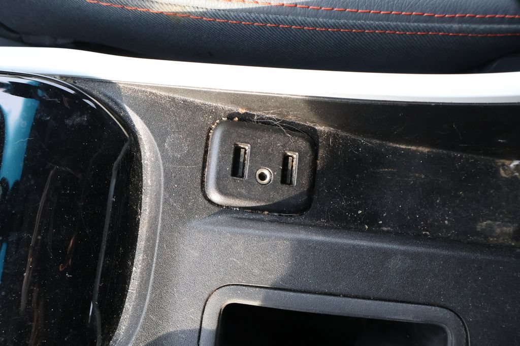 Used 2017 Chevrolet Bolt Premier w/ Driver Confidence II Package FWD image 28