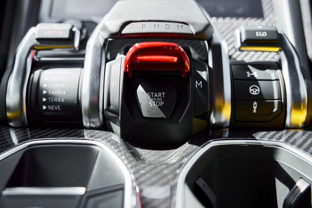 Used 2021 Lamborghini Urus image 68