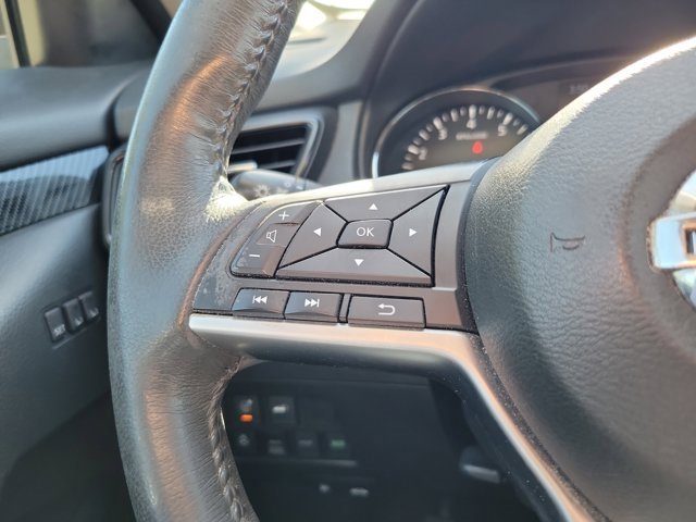 Used 2017 Nissan Rogue SL w/ SL Premium Package image 25