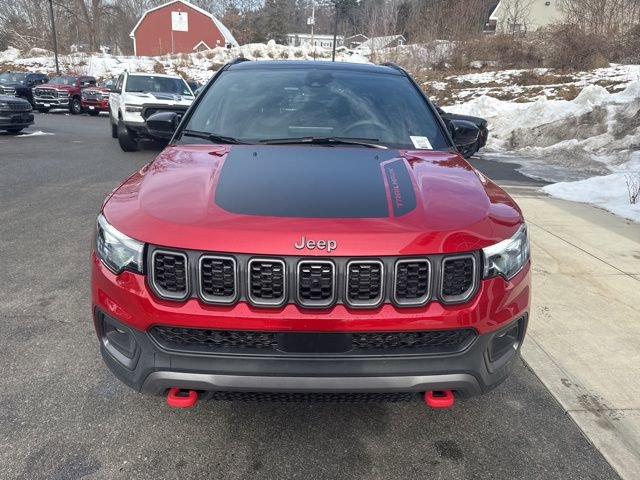 Used 2025 Jeep Compass Trailhawk w/ Trailhawk Elite Group AWD/4WD image 2